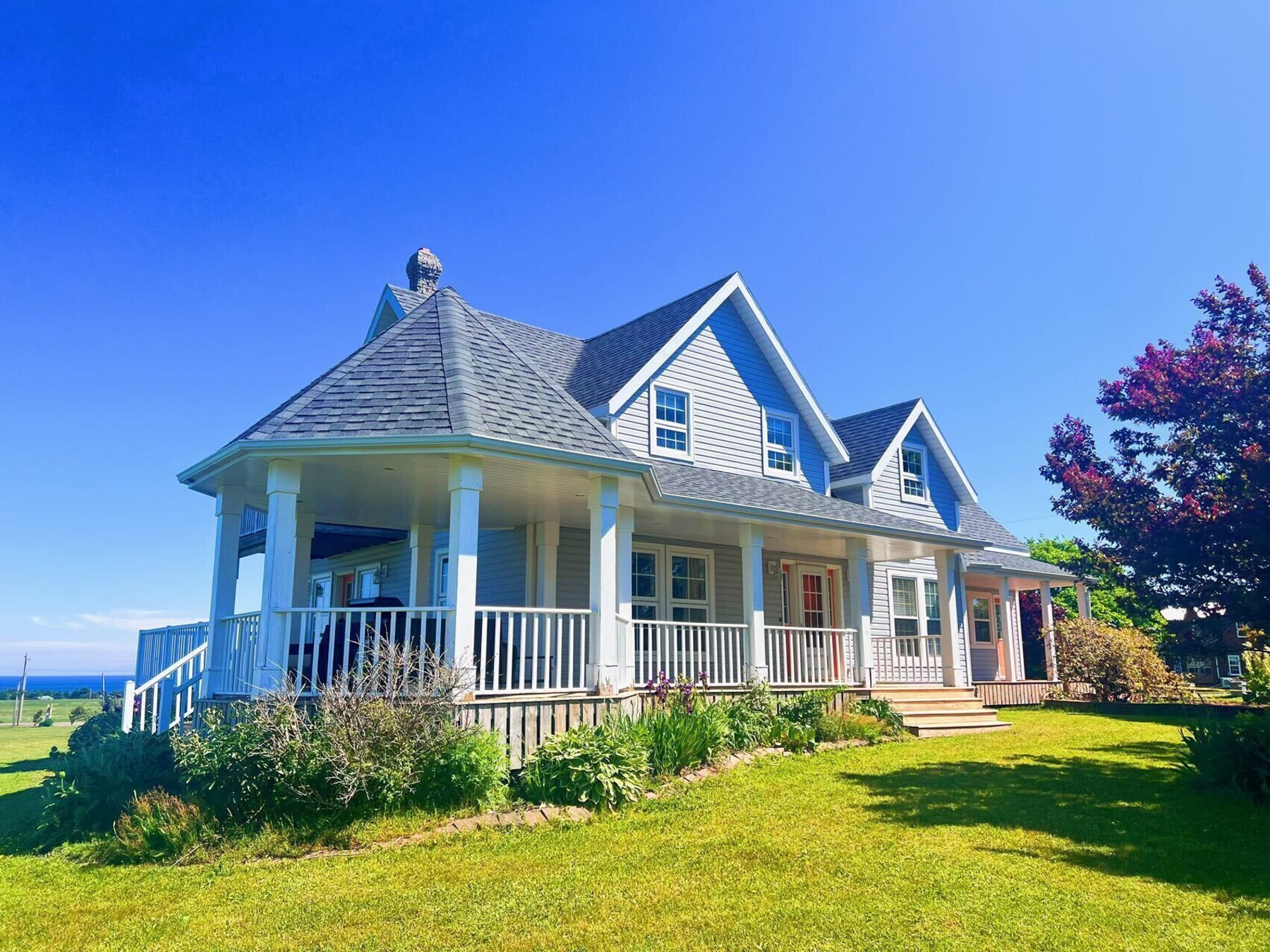 House | 1 bedroom, soundproofing, iron/ironing board, WiFi (free)