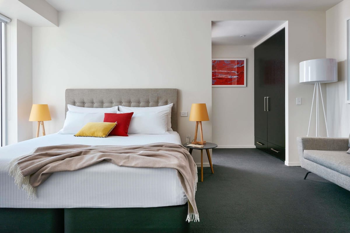 Studio Suite | In-room safe, laptop workspace, iron/ironing board, cribs/infant beds