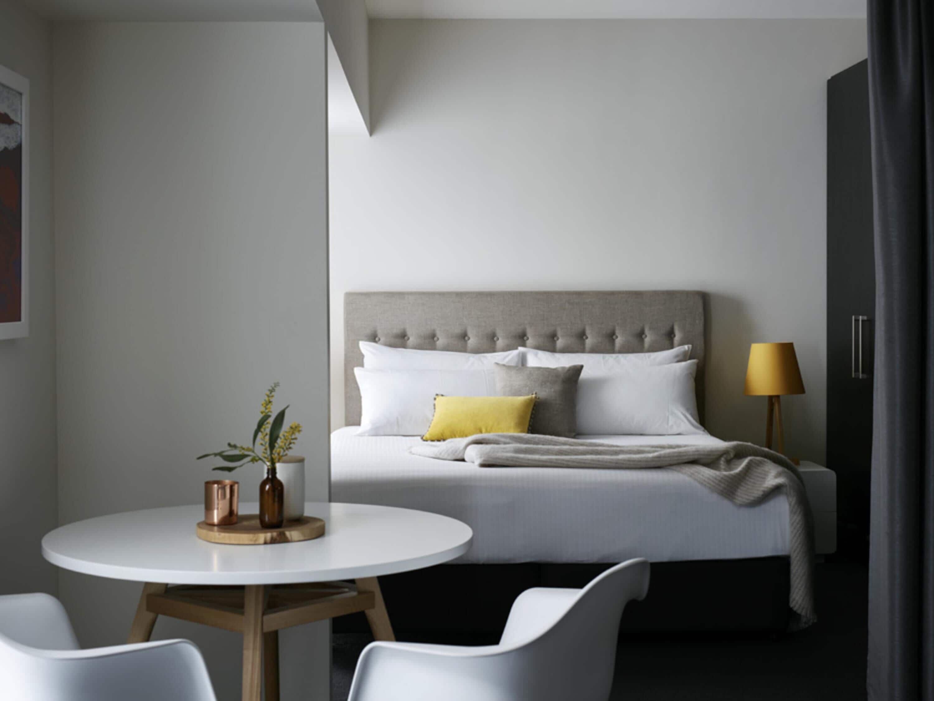 Deluxe Studio Suite (Twin) | In-room safe, laptop workspace, iron/ironing board, cribs/infant beds