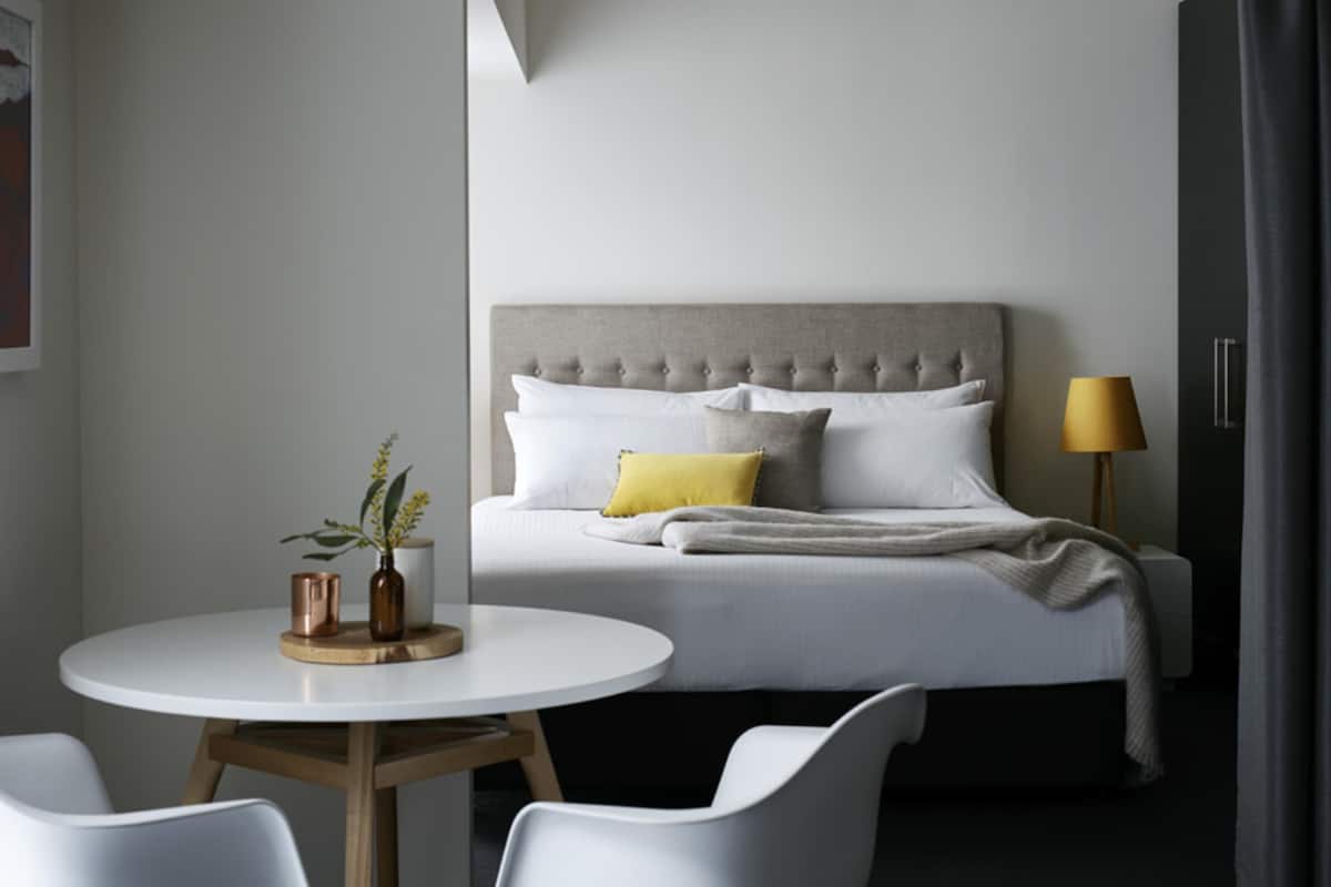 Deluxe Studio Suite (Twin) | In-room safe, laptop workspace, iron/ironing board, cribs/infant beds