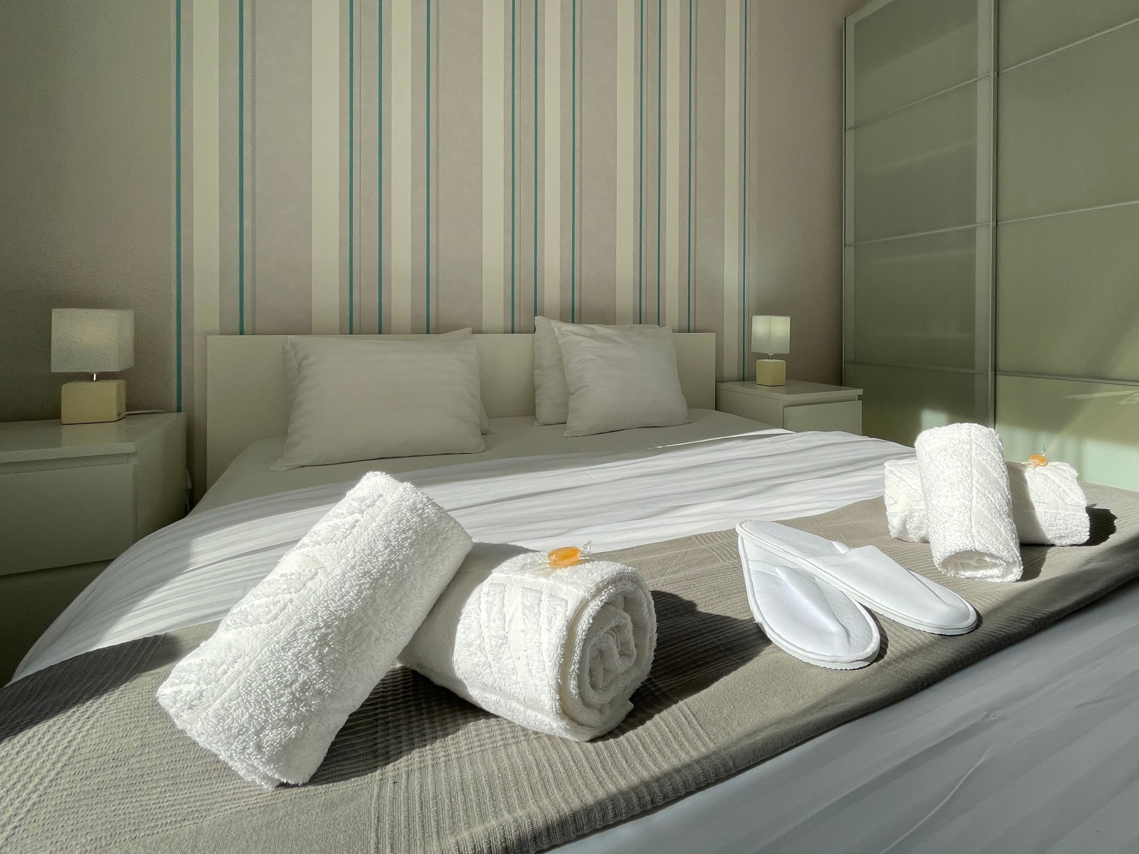 Caja de seguridad en la habitación y decoración personalizada 