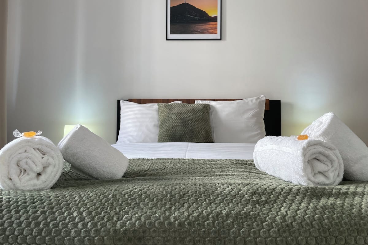 Apartment, 1 Schlafzimmer, Balkon | Zimmersafe, individuell dekoriert, individuell eingerichtet