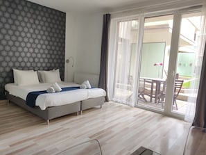 Studio Apartment | Coffres-forts dans les chambres, décoration personnalisée