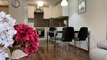 Apartment, 1 Bedroom, Balcony | Private kitchen | Full-sized fridge, microwave, oven, stovetop