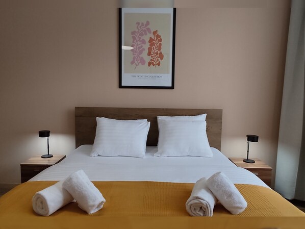 1 slaapkamer, een kluis op de kamer, individueel gedecoreerd