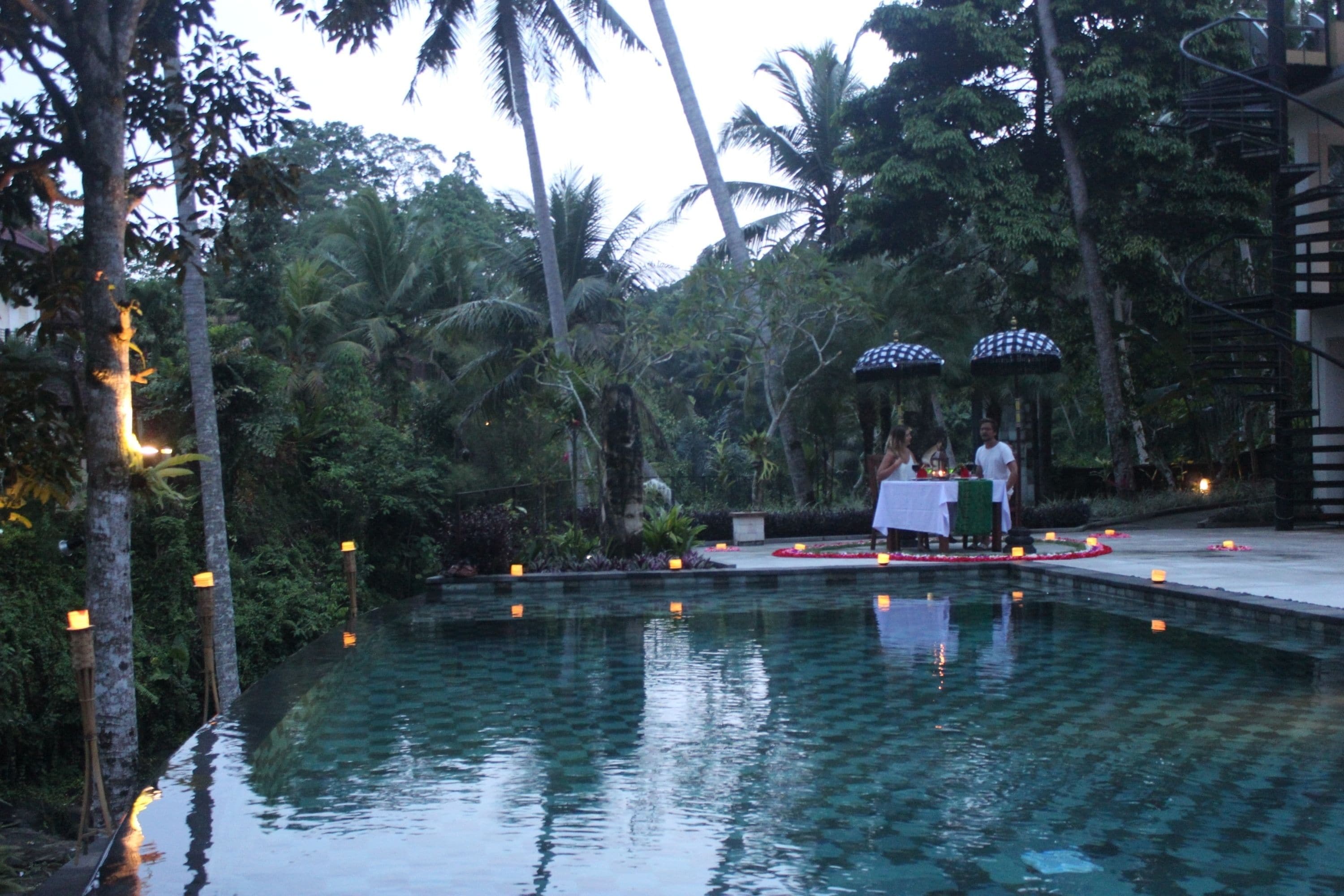 breakfast, lunch, dinner served; local and international cuisine