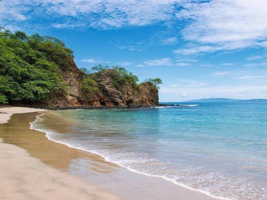 Beach nearby, black sand, beach cabanas, beach towels