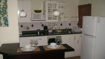 Deluxe appartement | Privékeuken | Een koffiezetapparaat/waterkoker