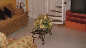 Apartment, 2 Bedrooms | Living room