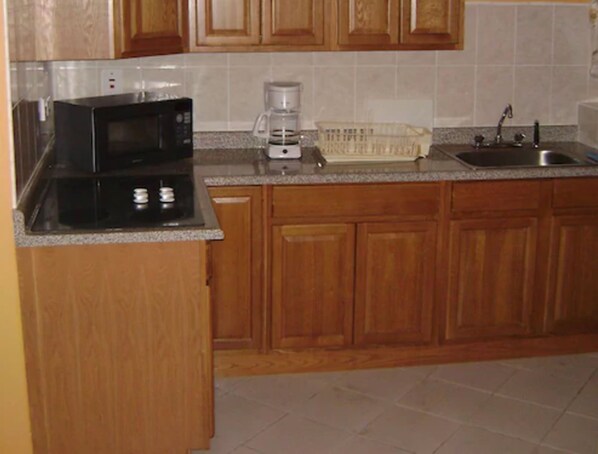 Apartment, 2 Bedrooms | Private kitchenette