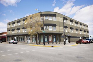 Exterior - Central Suite Hotel (Lloydminster)