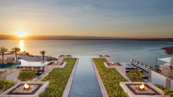 Royal suite, meerdere bedden, niet-roken, uitzicht op zee | Exterieur