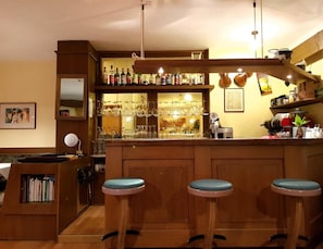 Bar (in der Unterkunft)