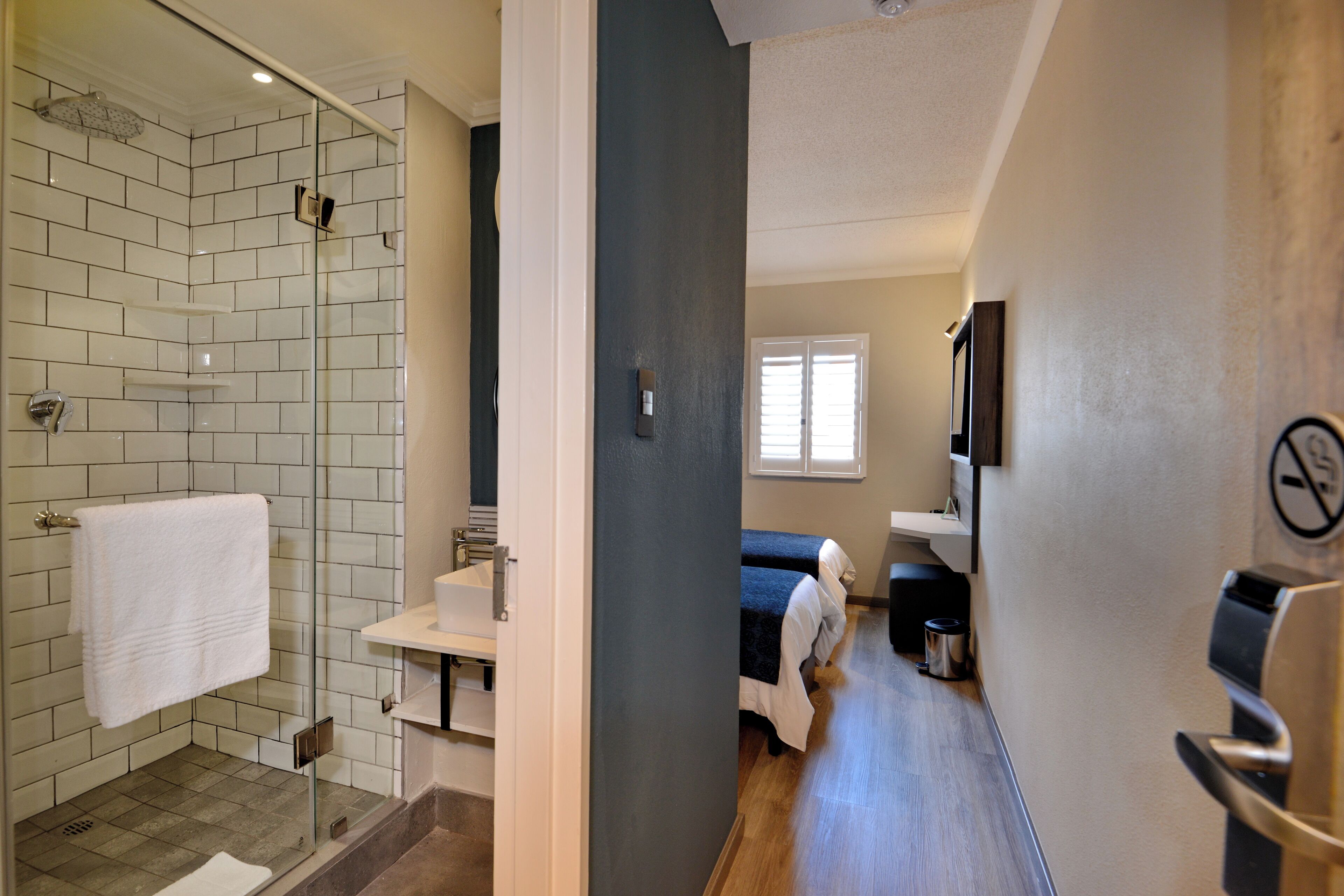 Economy Twin Room, Non Smoking | Desk, laptop workspace, blackout curtains