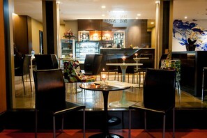 Breakfast area - 41 Suite Bangkok (Bangkok)