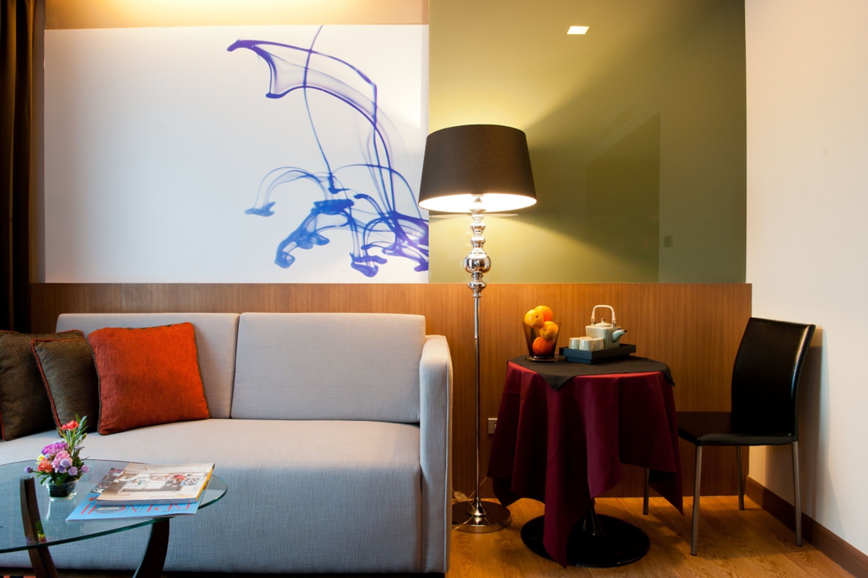 presidential suite | living area | 32-inch lcd tv with cable channels, tv