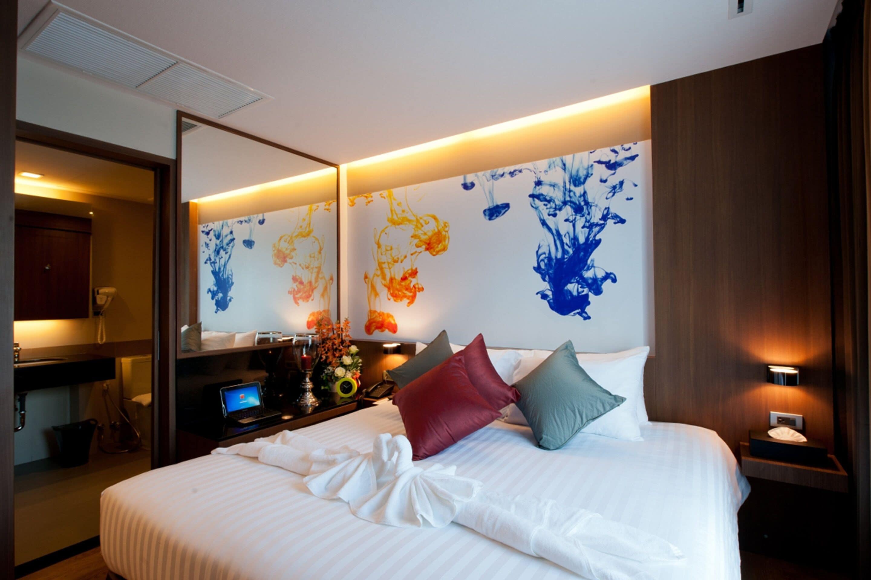 presidential suite | premium bedding, minibar, in-room safe, desk