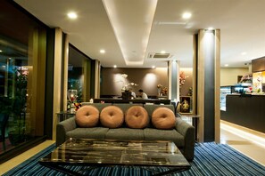 Interior entrance - 41 Suite Bangkok (Bangkok)