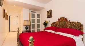 Superior Double Room | Premium bedding, minibar, in-room safe, desk - La Locanda del Pino (Milan)