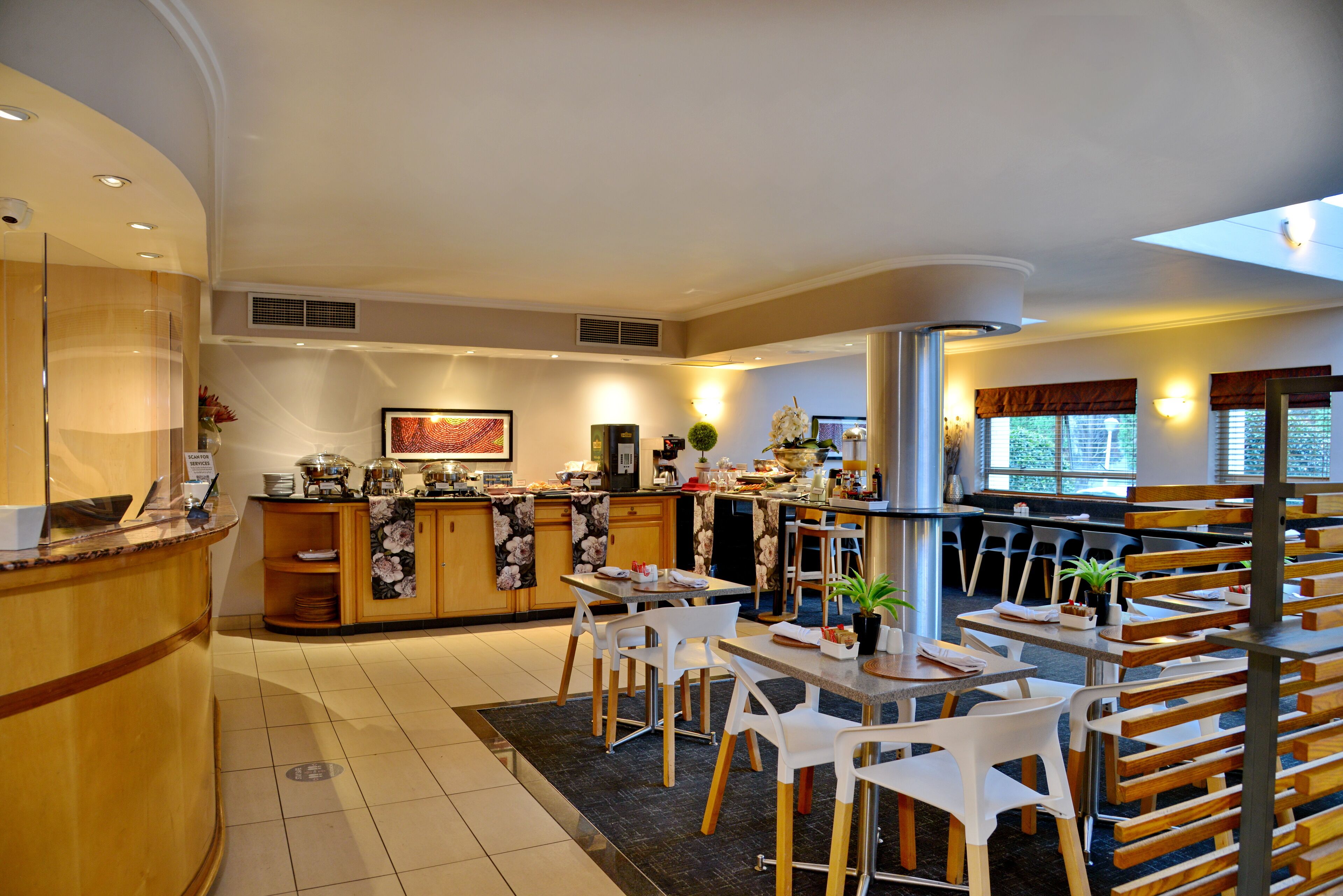 lunch and dinner served