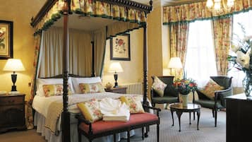 Chambre Double (Four Poster) | Literie de qualité supérieure, bureau, rideaux occultants