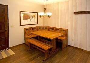 Appart'hôtel, 1 chambre | Restauration dans la chambre
