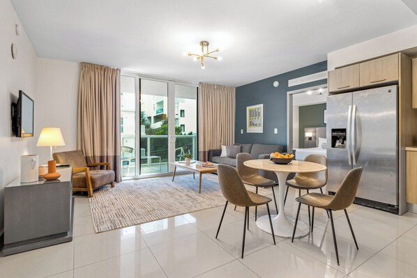 32-inch flat-screen TV with cable channels, TV