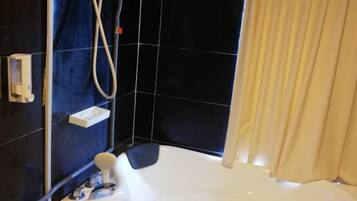 Jetted bathtub