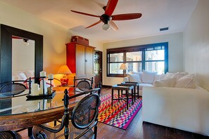 Superior Apartment, 2 Bedrooms (with Terrace) | Living room