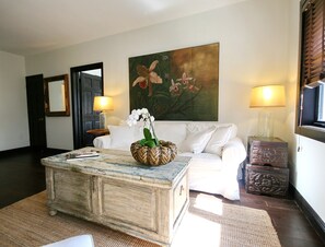 Apartment, 2 Bedrooms | Living room | Flat-screen TV - Miami Whitehouse Apartments (North Bay Village)