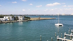 Unclassified image, 4 of 59, button - Miami Whitehouse Apartments (North Bay Village)