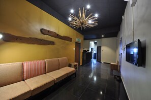 開放式套房, 3 間臥室 | 客廳 | LCD 電視