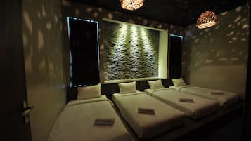 3 Bedrooms Studio Suite
