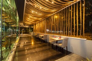 Breakfast, lunch, dinner served; international cuisine