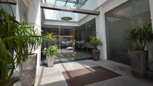 Exterior detail - The Quay Hotel Lavender (Singapore)