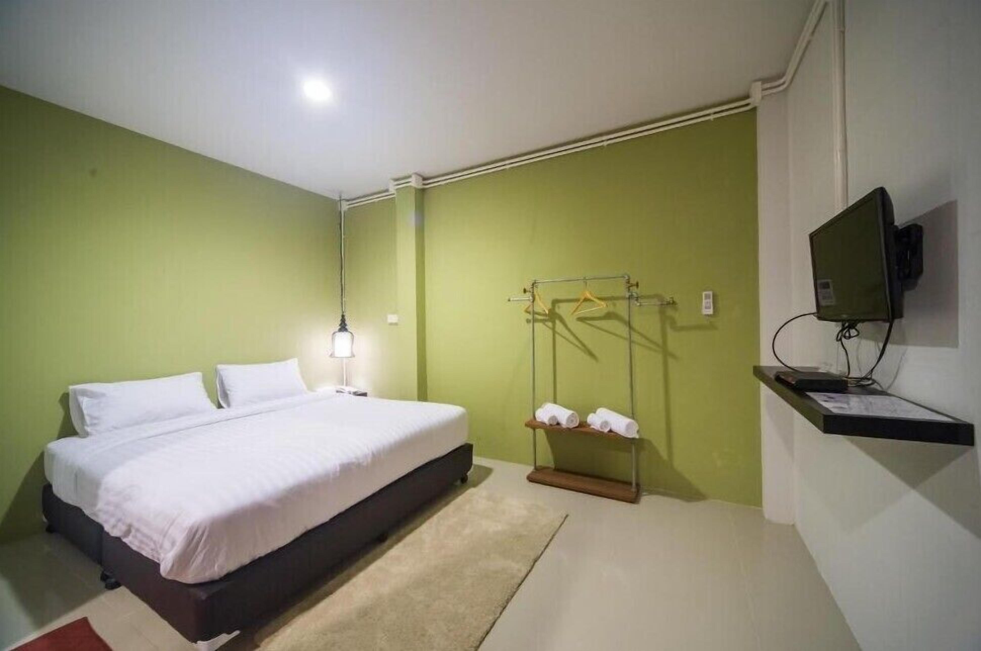 standard double room | 1 bedroom, free minibar, blackout curtains, free wifi