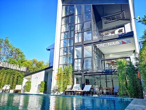 Bagian depan properti