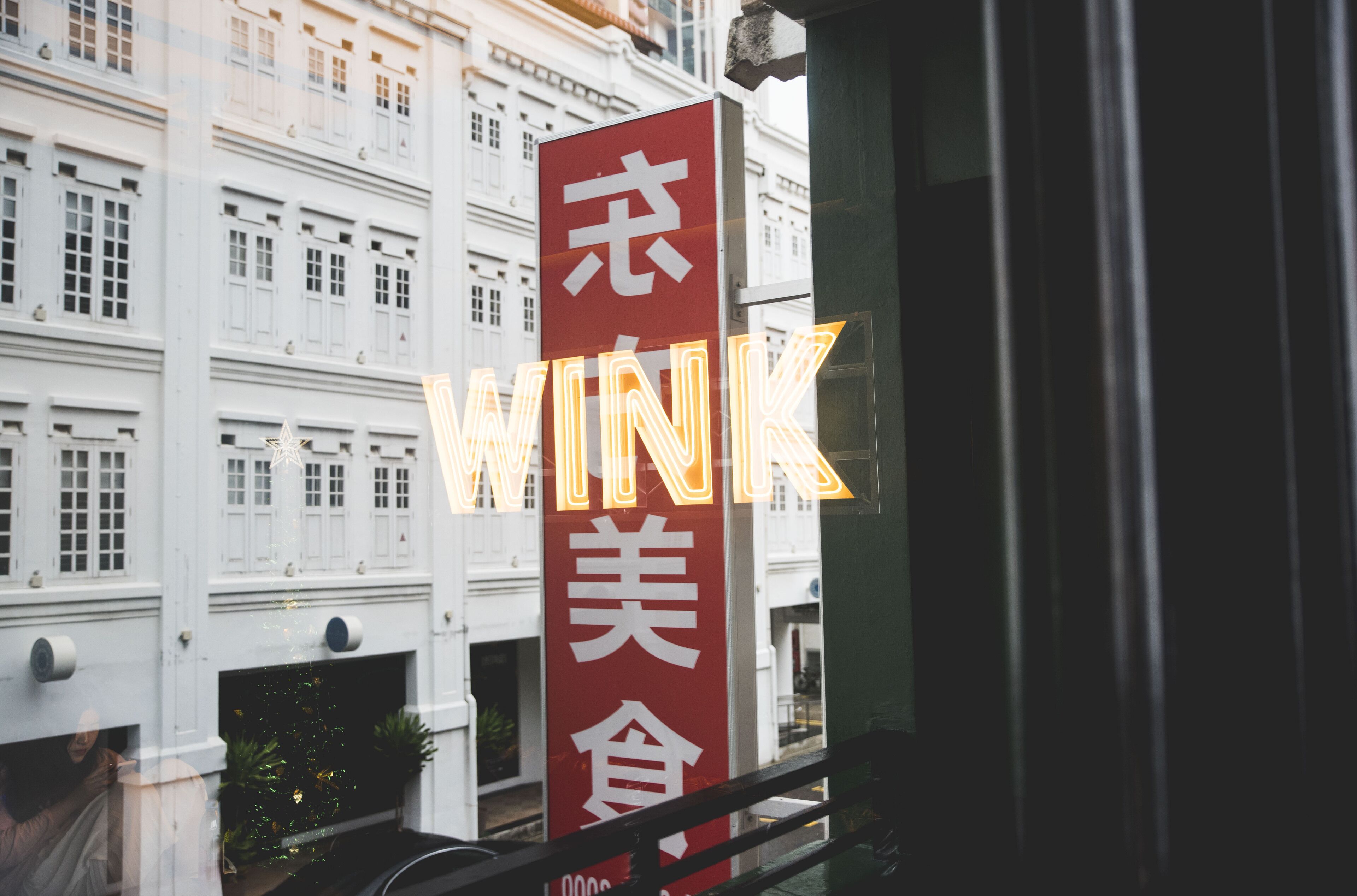 Foto - Wink at Mosque Street