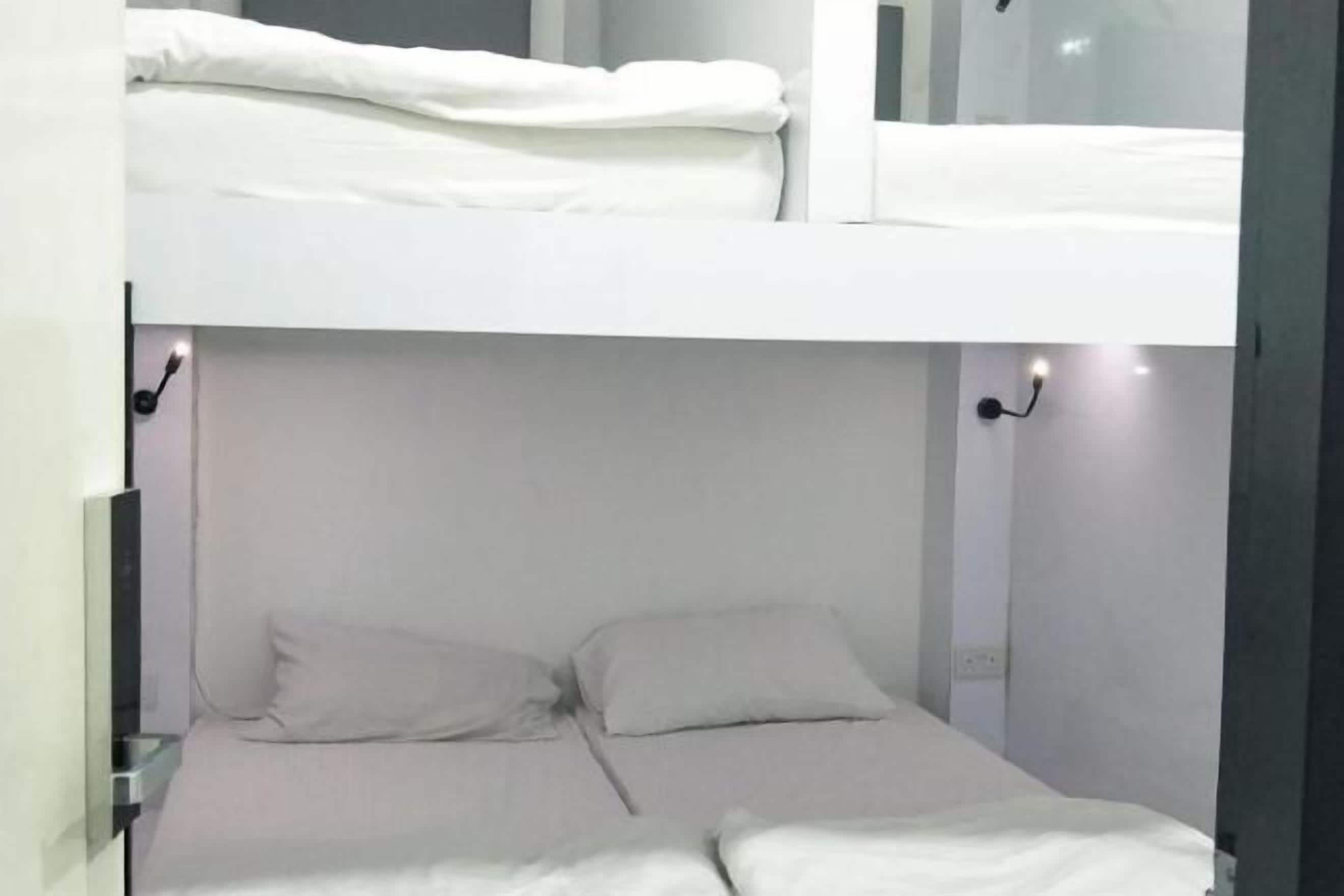 In-room safe, soundproofing, iron/ironing board, free WiFi