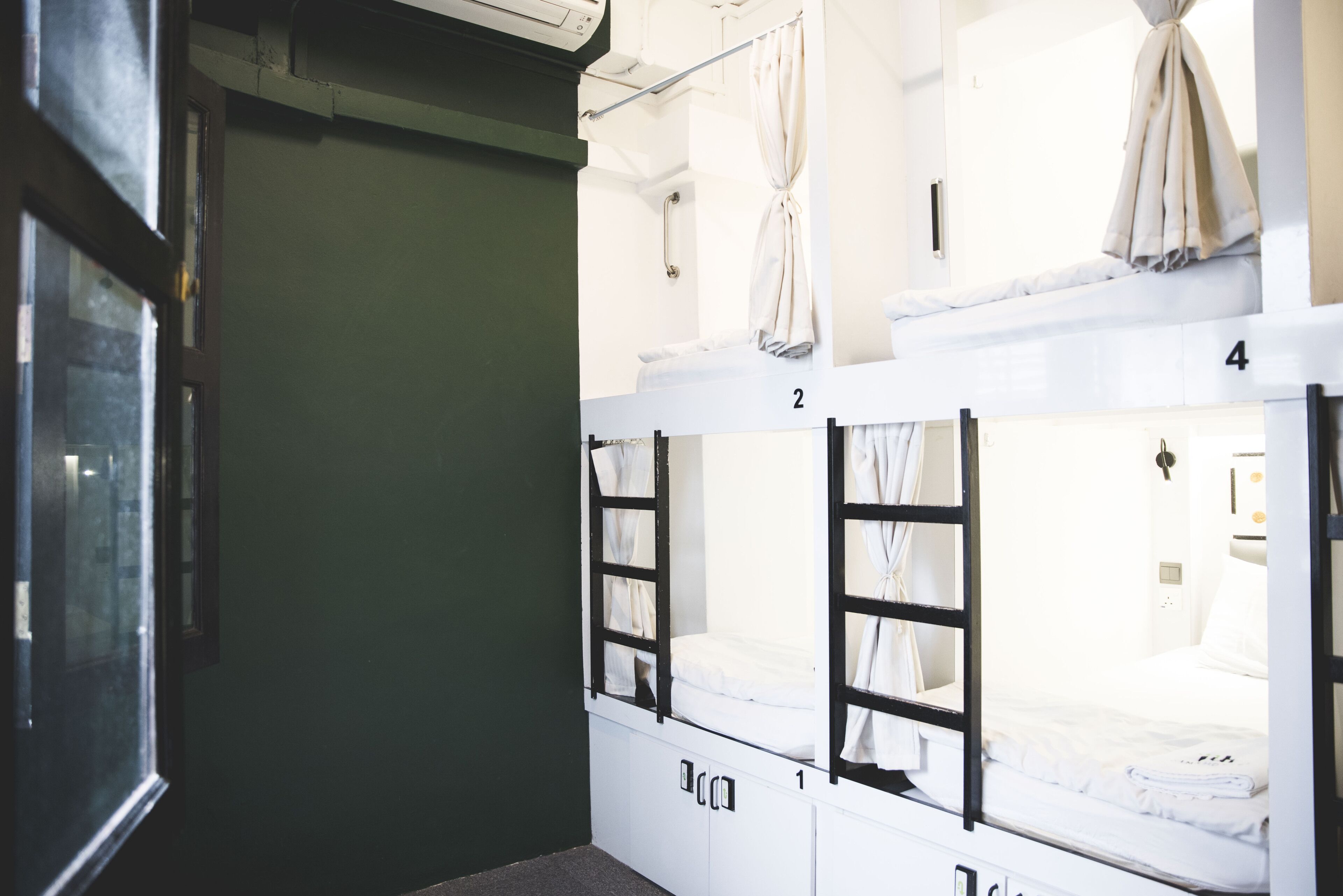 Foto - Wink at Mosque Street