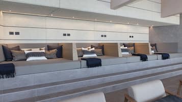 Sauna, hot tub, steam room