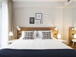 Minibar, in-room safe, desk, blackout drapes - Hotel de Charme Laveno -Luxury all Inclusive (Laveno Mombello)