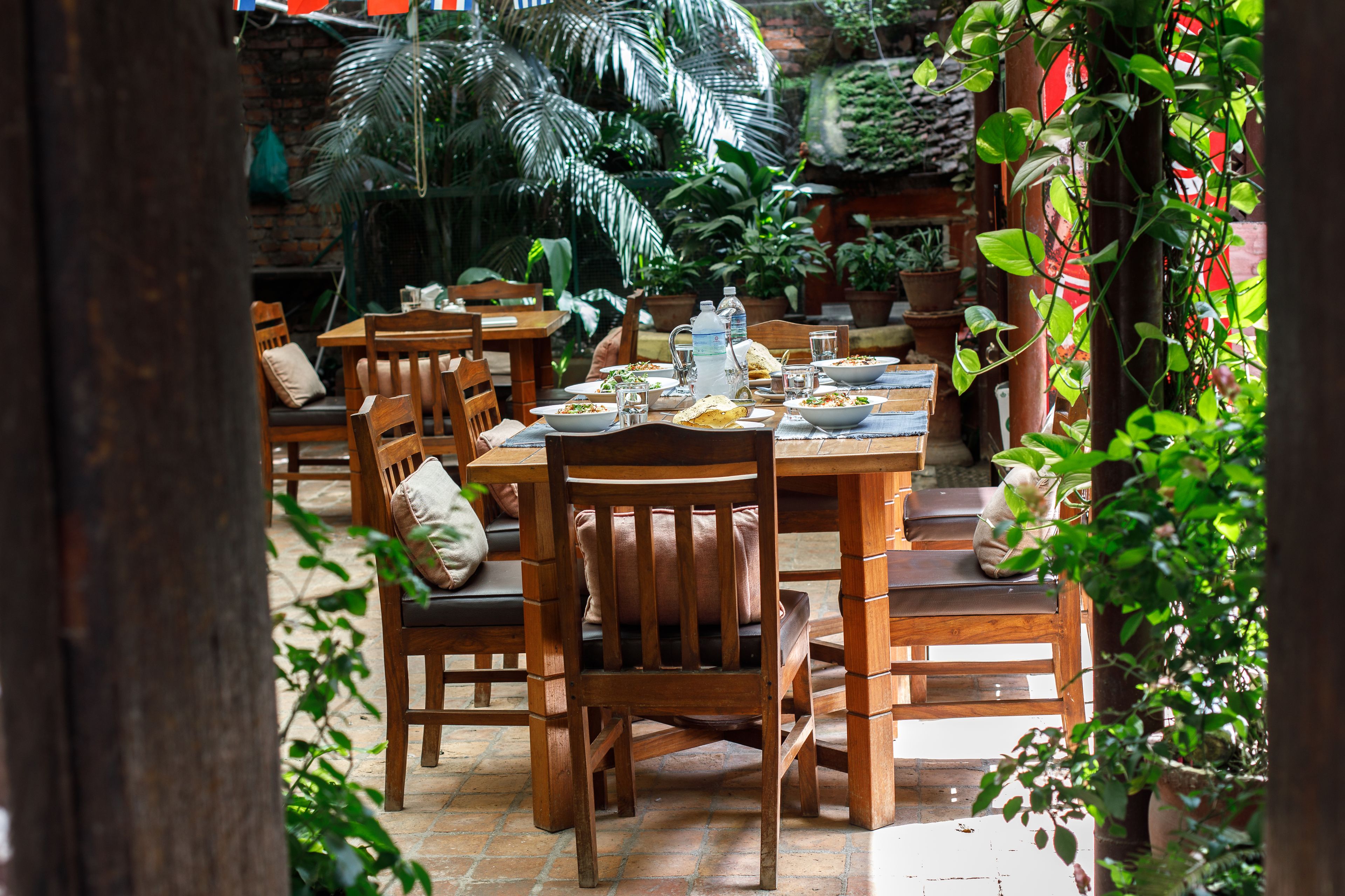 2 restaurants, serveren ontbijt, lunch, diner, internationale gerechten