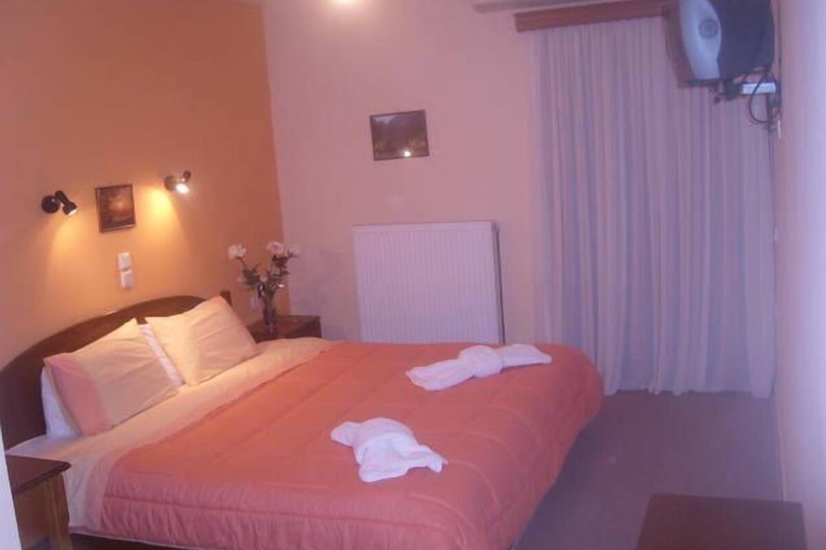 Kamer, 1 twee- of 2 eenpersoonsbedden | Geluiddichte muren, gratis babybedden, gratis wifi