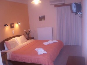Double or Twin Room | Soundproofing, free cribs/infant beds, free WiFi - Themisto Hotel (Aigialeia)