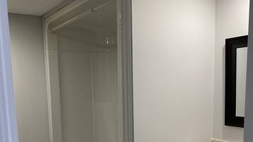 Loft Economy, 1 camera da letto, non fumatori | Bagno | Combinazione doccia/vasca, asciugamani