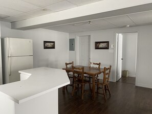Loft Economy - 1 sovrum - icke-rökare | Eget kök | Stort kylskåp, mikrovågsugn, ugn och spishäll