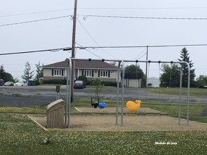 Exterior - À Fleur de Baie (Baie Sainte-Catherine)