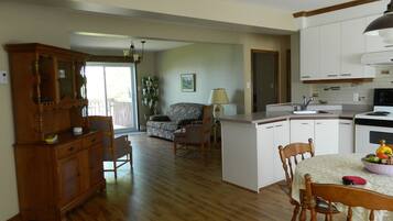 Apartment, 2 Bedrooms | Living area