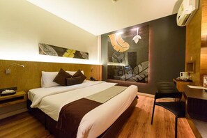 Superior Room, No Windows - Siam Swana Hotel (Bangkok)